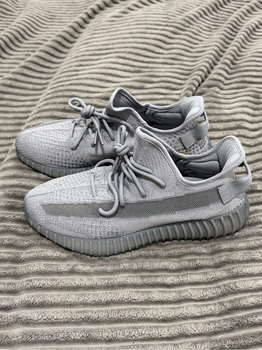 Adidas YEEZY Boost 350 V2 New w/Tags